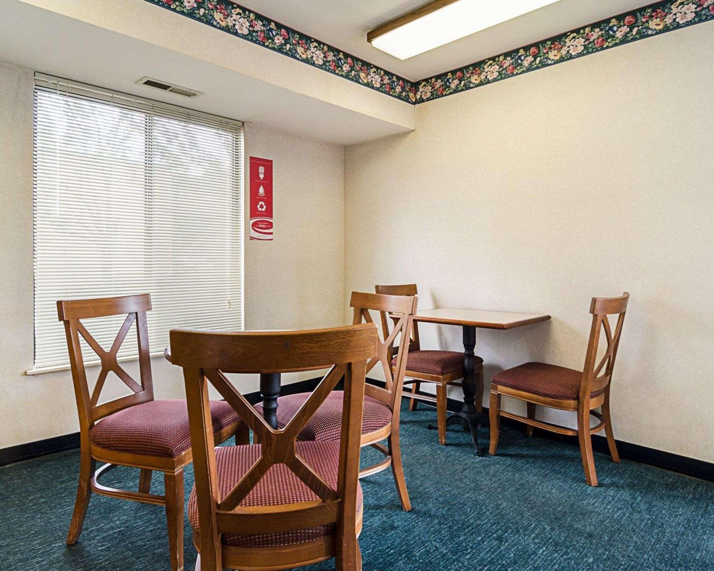 Econo Lodge Richmond Esterno foto