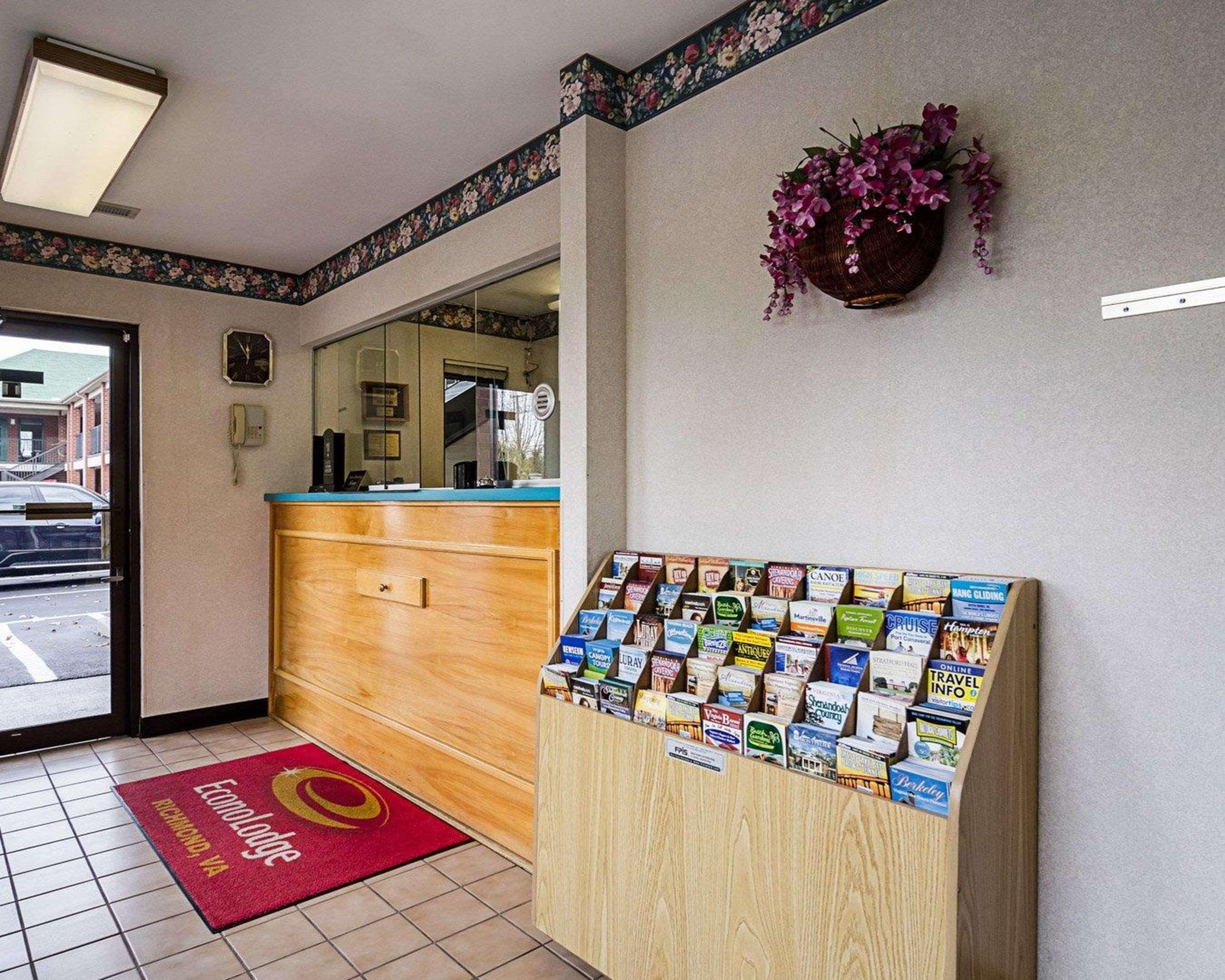 Econo Lodge Richmond Esterno foto