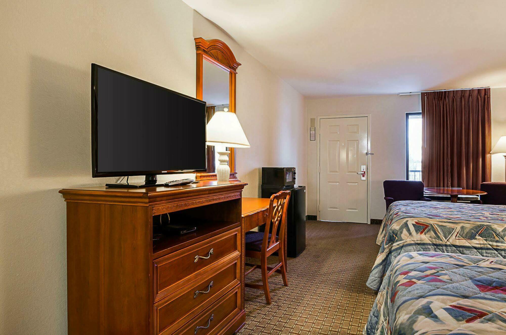 Econo Lodge Richmond Esterno foto